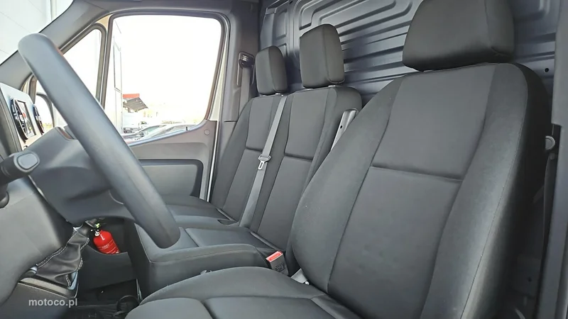 Mercedes-Benz Sprinter 11