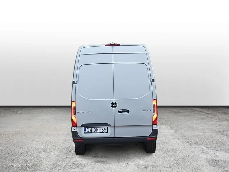 Mercedes-Benz Sprinter 4