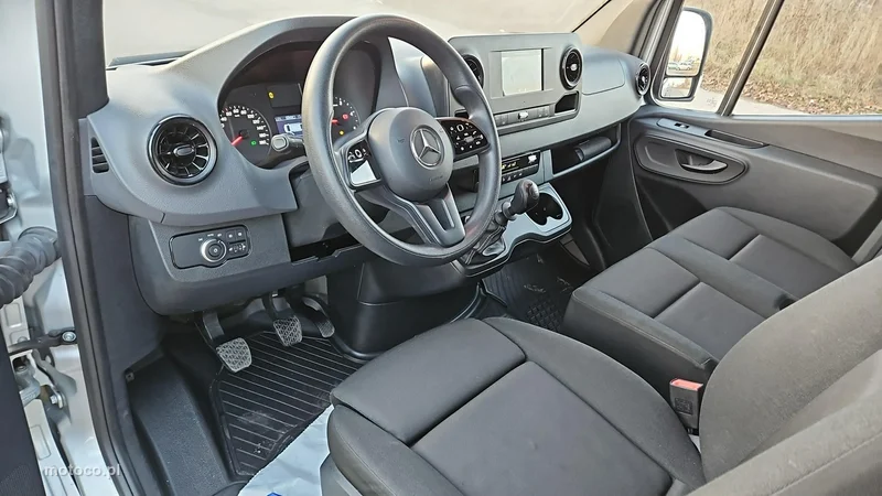 Mercedes-Benz Sprinter 9