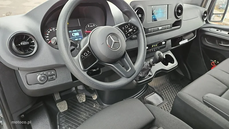Mercedes-Benz Sprinter 9