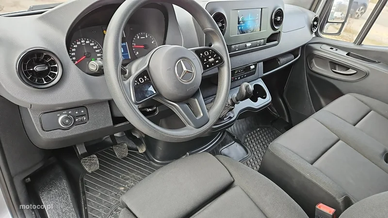 Mercedes-Benz Sprinter 9