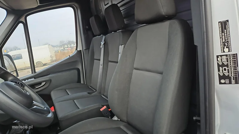 Mercedes-Benz Sprinter 11