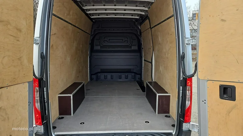 Mercedes-Benz Sprinter 23