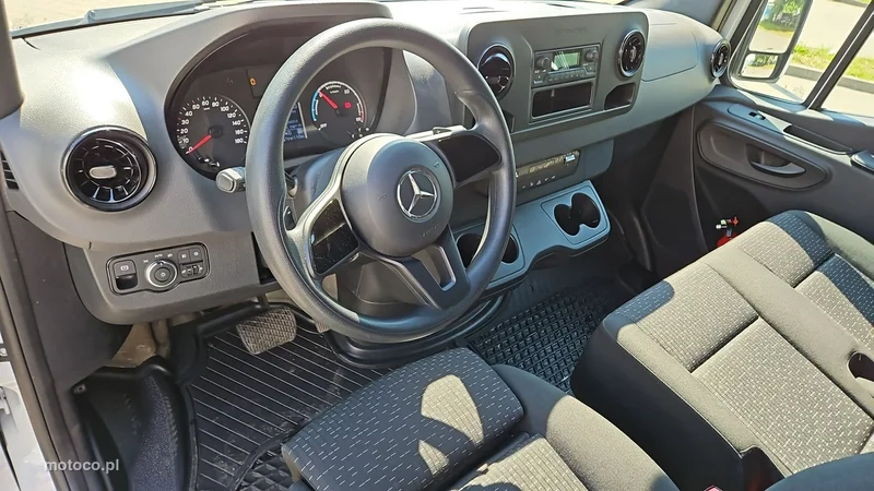 Mercedes-Benz Sprinter 9