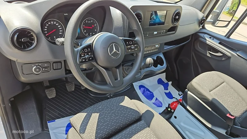 Mercedes-Benz Sprinter 9