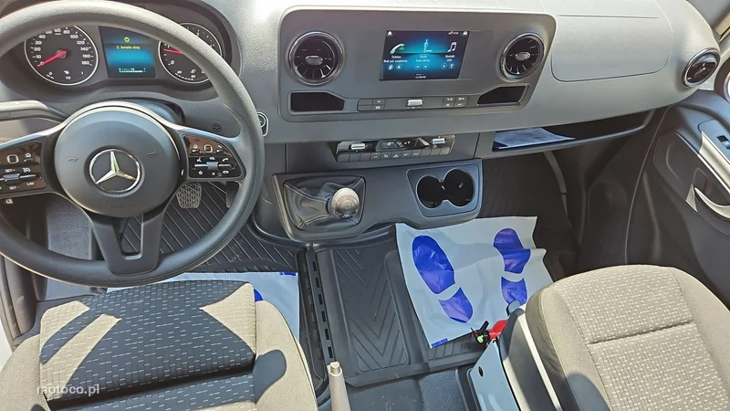 Mercedes-Benz Sprinter 13