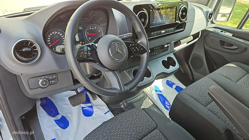 Mercedes-Benz Sprinter 9