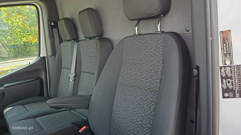 Mercedes-Benz Sprinter 11