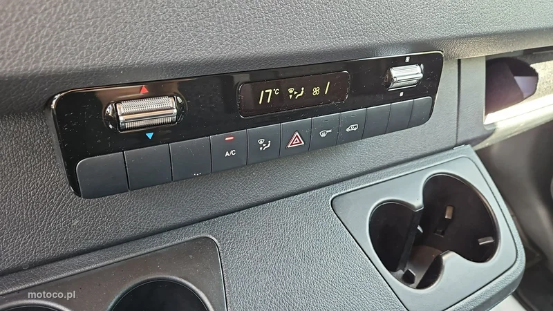 Mercedes-Benz Sprinter 17