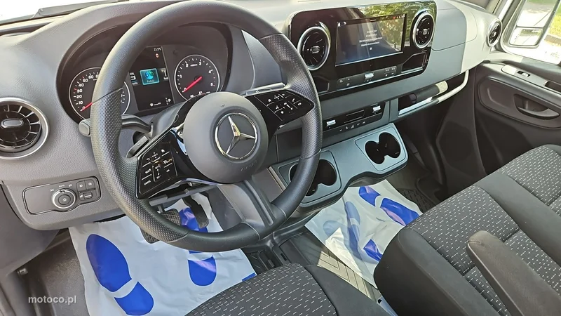 Mercedes-Benz Sprinter 9
