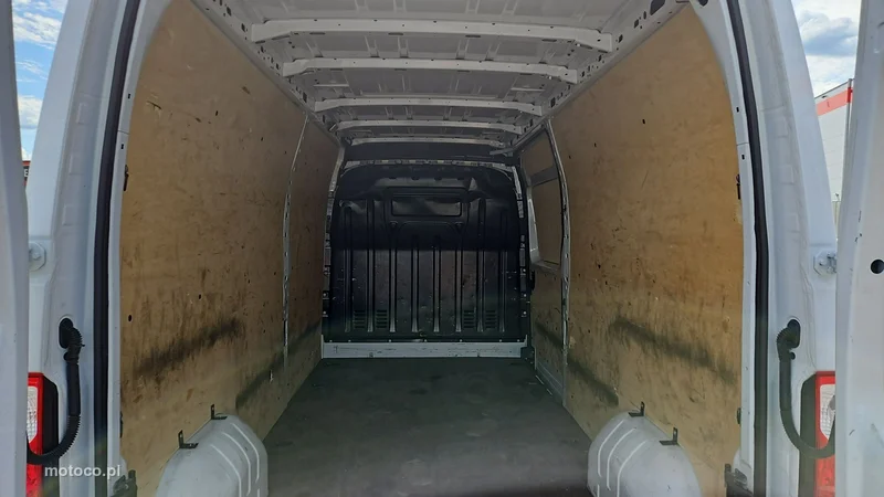 Renault Master 18