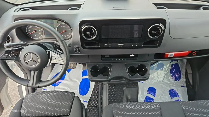 Mercedes-Benz Sprinter 13
