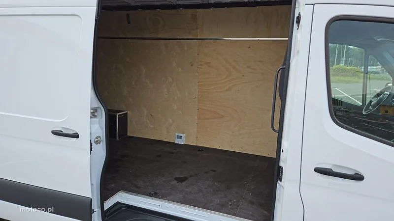 Mercedes-Benz Sprinter 23