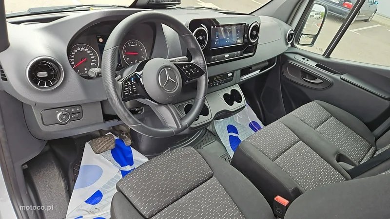Mercedes-Benz Sprinter 9