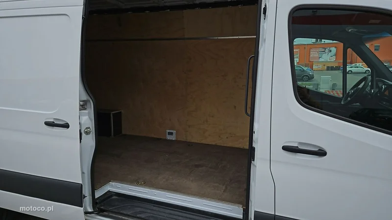 Mercedes-Benz Sprinter 23