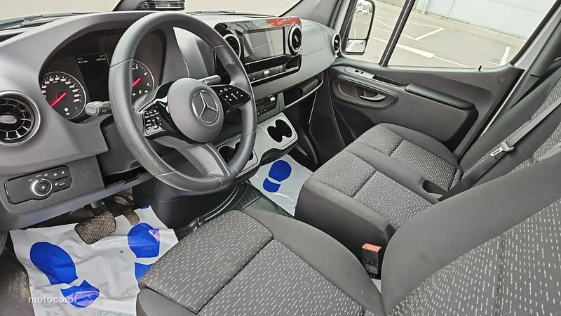 Mercedes-Benz Sprinter 9