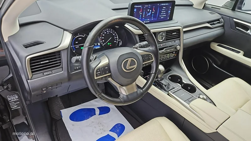 Lexus RX 9