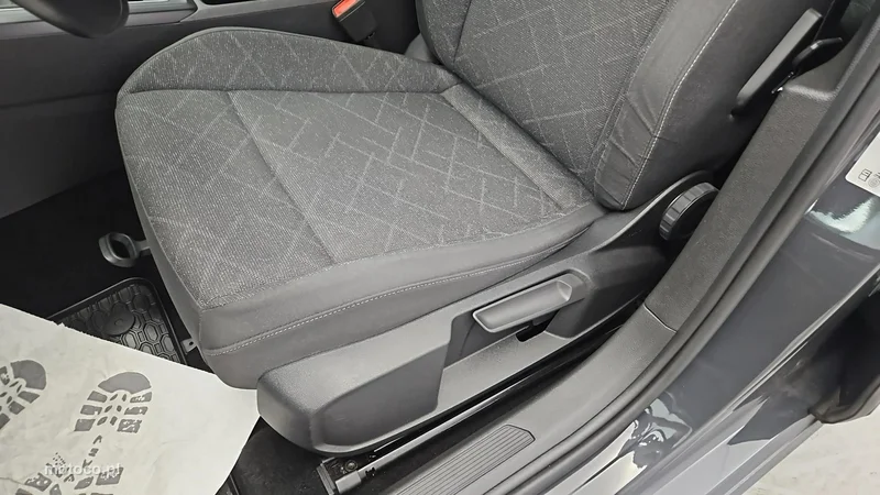 Volkswagen Golf VIII 12