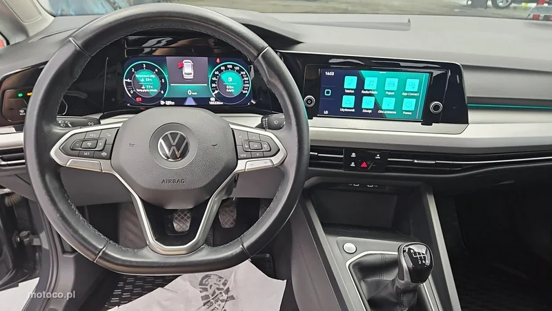 Volkswagen Golf VIII 13