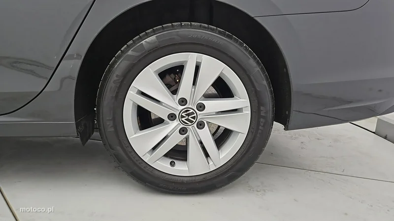 Volkswagen Golf VIII 17