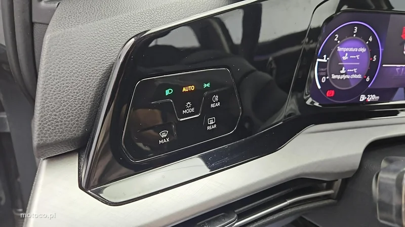Volkswagen Golf VIII 17
