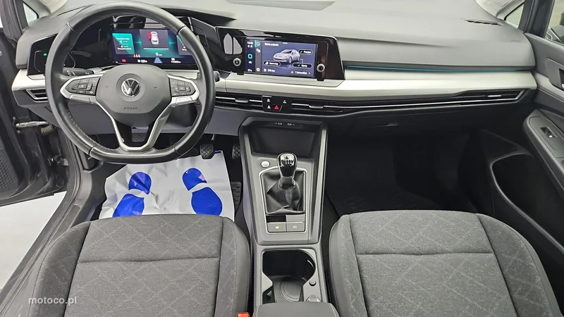 Volkswagen Golf VIII 13