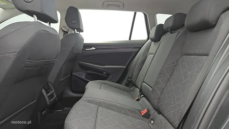 Volkswagen Golf VIII 23