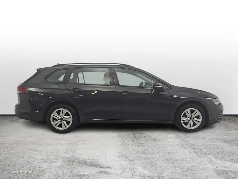 Volkswagen Golf VIII 6