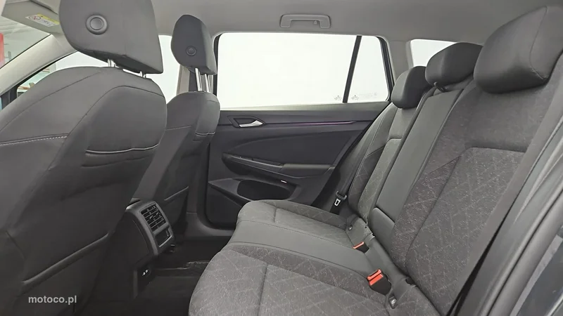 Volkswagen Golf VIII 21