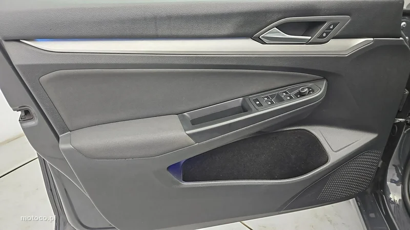 Volkswagen Golf VIII 10