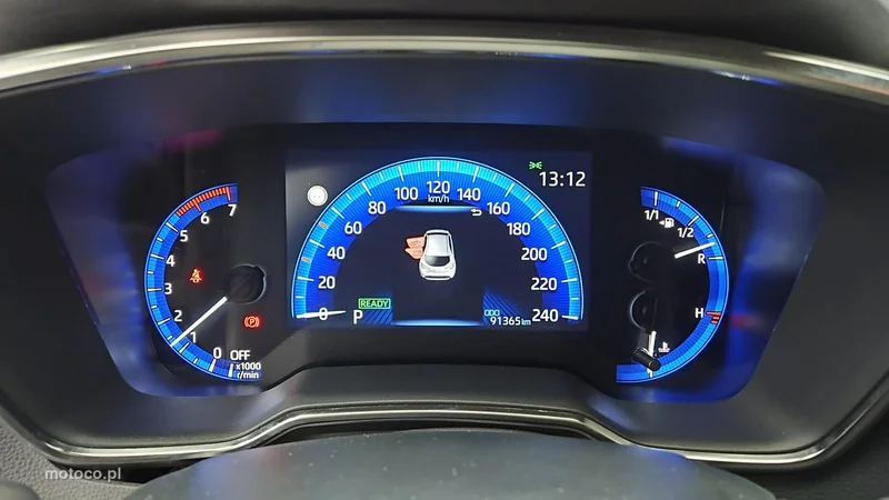 Toyota Corolla E210 14