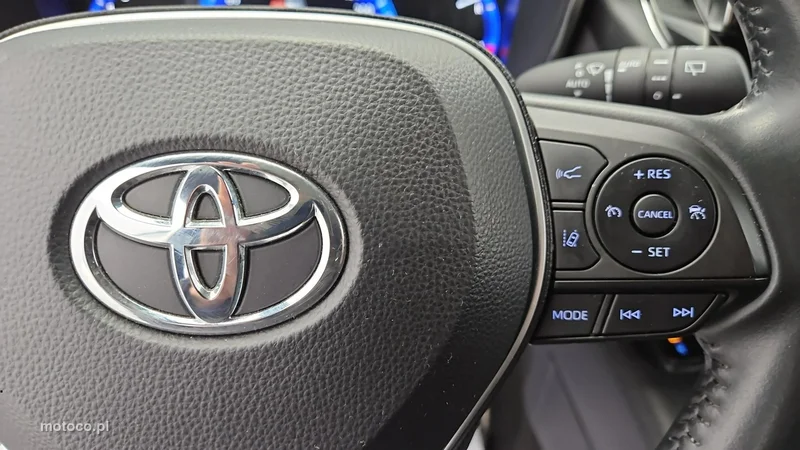 Toyota Corolla E210 15