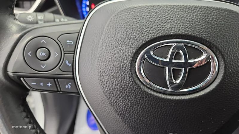 Toyota Corolla E210 16