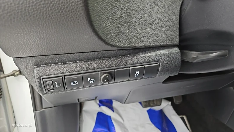 Toyota Corolla E210 17