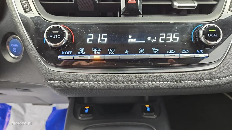 Toyota Corolla E210 19