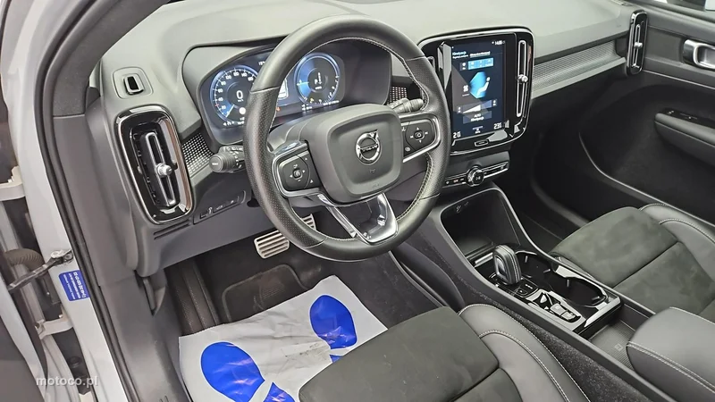 Volvo XC 40 9
