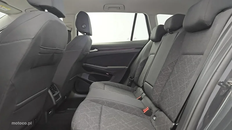 Volkswagen Golf VIII 23