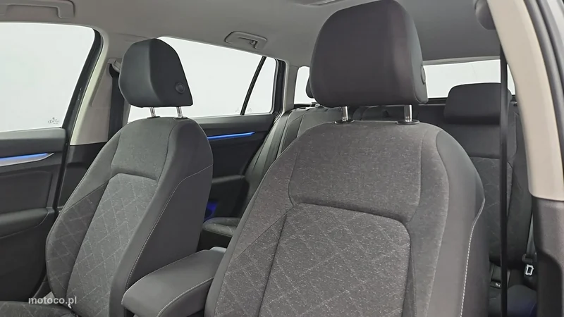 Volkswagen Golf VIII 11
