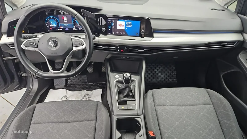 Volkswagen Golf VIII 13
