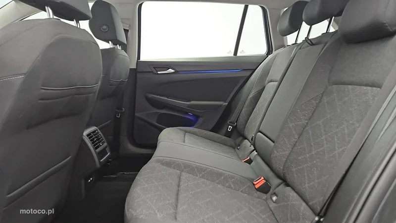 Volkswagen Golf VIII 23