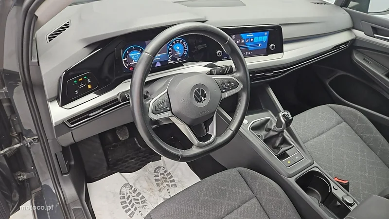 Volkswagen Golf VIII 9