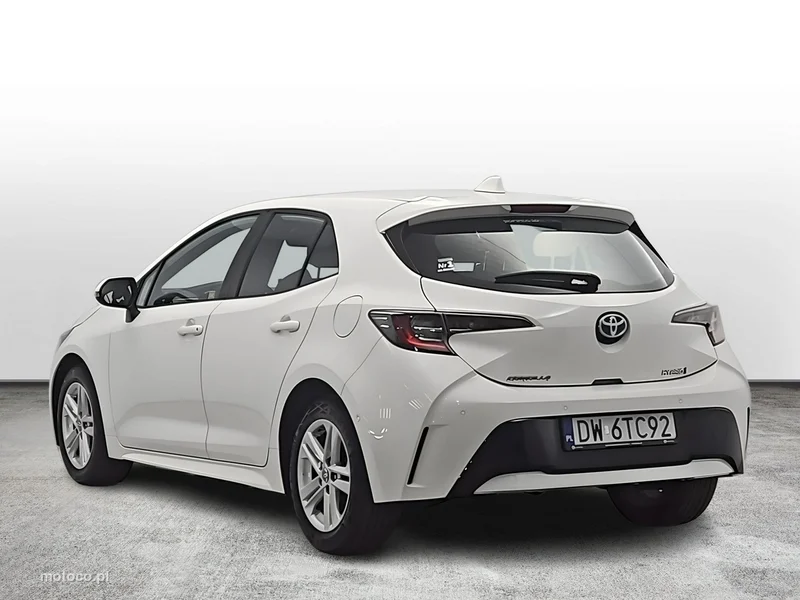 Toyota Corolla E210 3