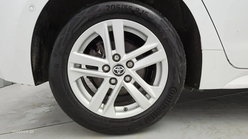Toyota Corolla E210 25