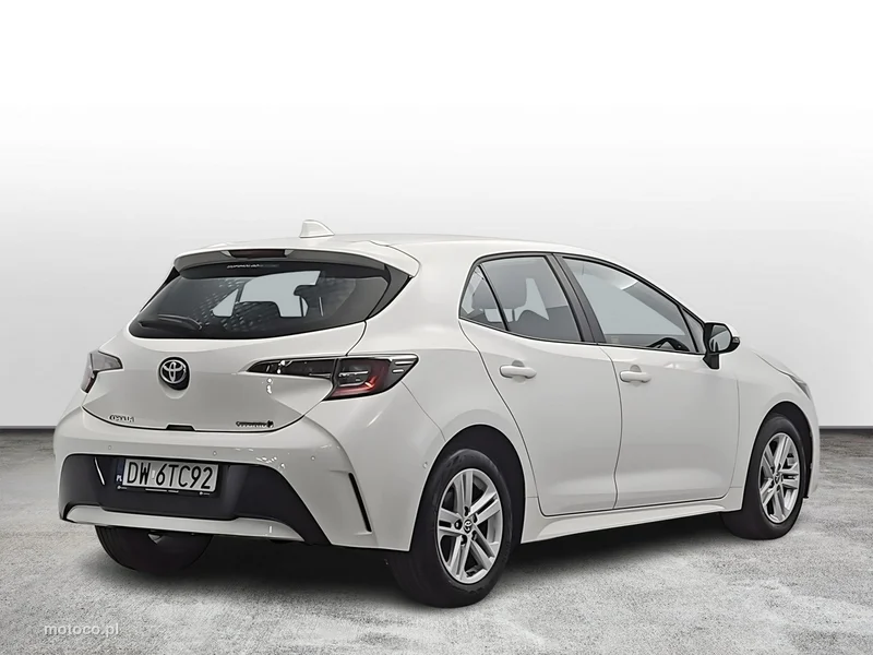 Toyota Corolla E210 5