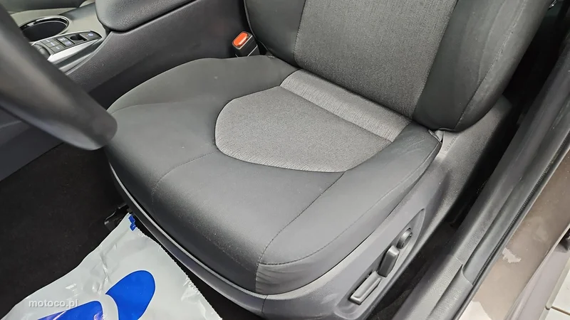 Toyota Camry XV70 12