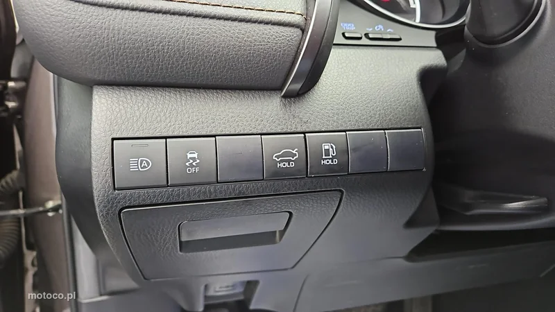 Toyota Camry XV70 17