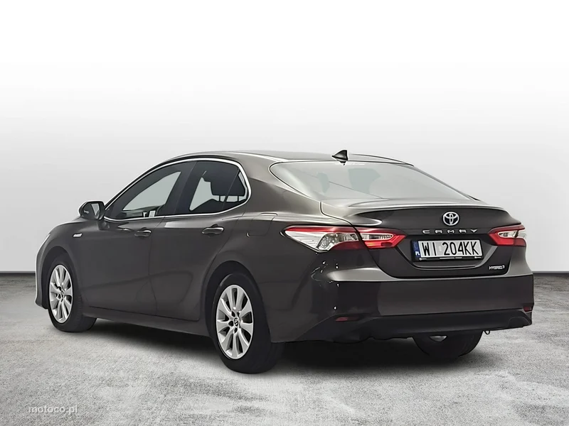 Toyota Camry XV70 3