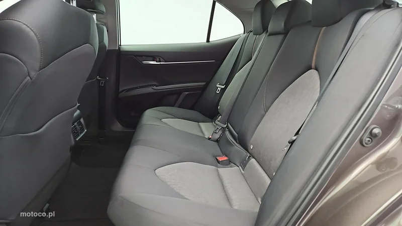Toyota Camry XV70 23