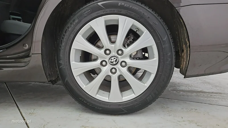 Toyota Camry XV70 25