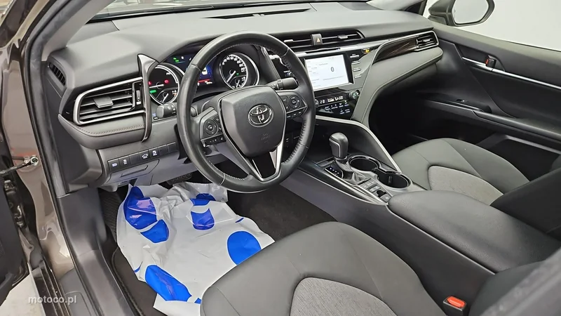 Toyota Camry XV70 9